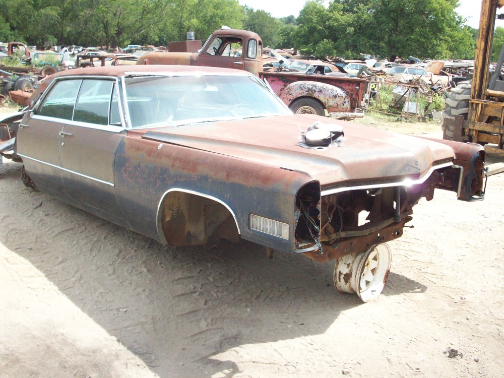 1966 Cadillac Sedan DeVille Parts Car 1